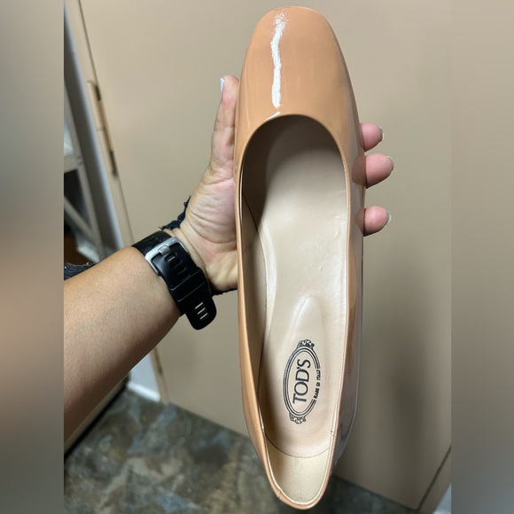 Tod's Women's Nude Patent Leather Flats - Picture 1 of 7